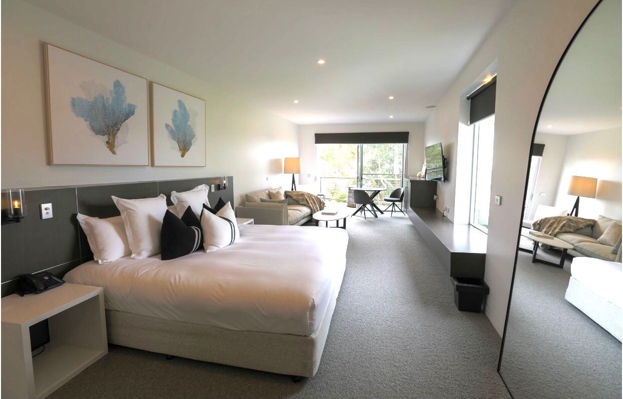 Mornington Peninsula accommodation Arthurs Seat Red Hill Georges Hotel