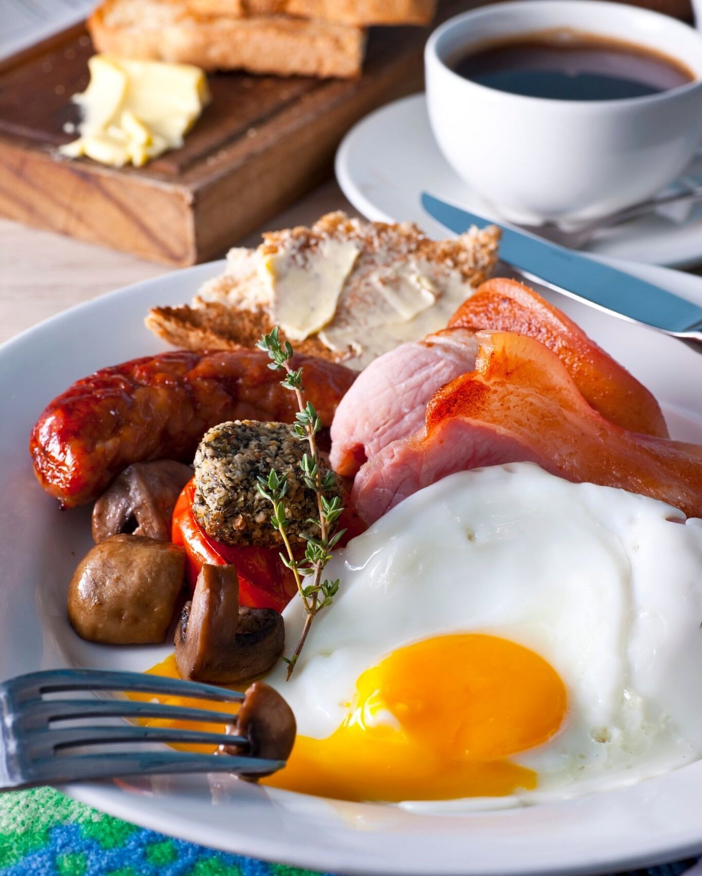Comfortable large bed  and scrumptious cooked breakfast | Georges B&B Mornington Peninsula